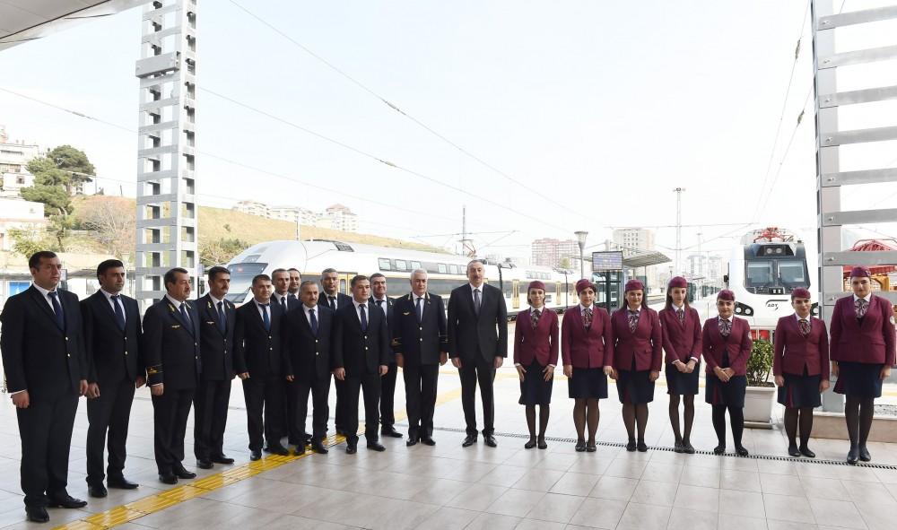 Prezident İlham Əliyev Sumqayıt Dəmir Yolu Vağzalı Kompleksinin açılışında iştirak edib (FOTO) (YENİLƏNİB)