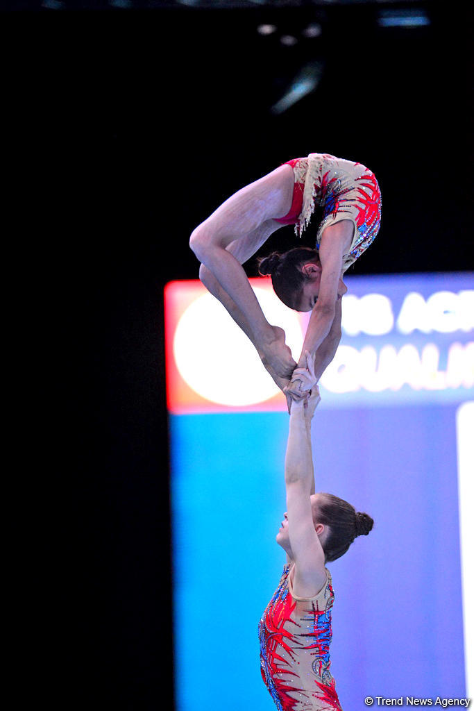 Akrobatika gimnastikası üzrə Dünya Kubokunun birinci günü: Ən yaxşı anlar (FOTO)