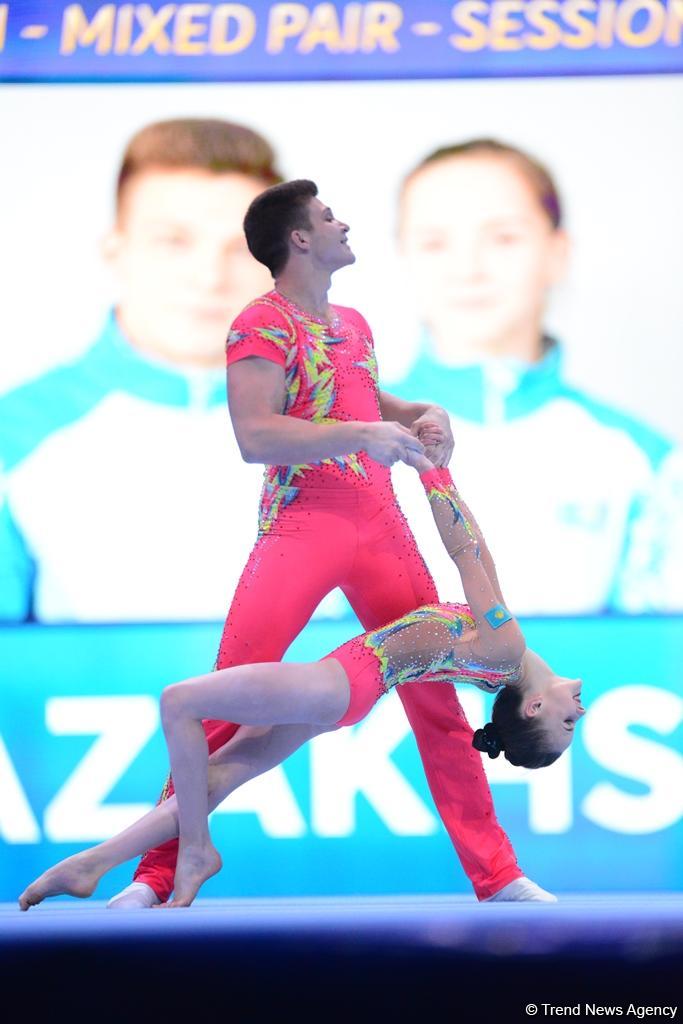 Akrobatika gimnastikası üzrə Dünya Kubokunun birinci günü: Ən yaxşı anlar (FOTO)