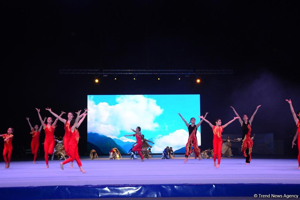Akrobatika gimnastikası üzrə Dünya Kubokunun birinci günü: Ən yaxşı anlar (FOTO)