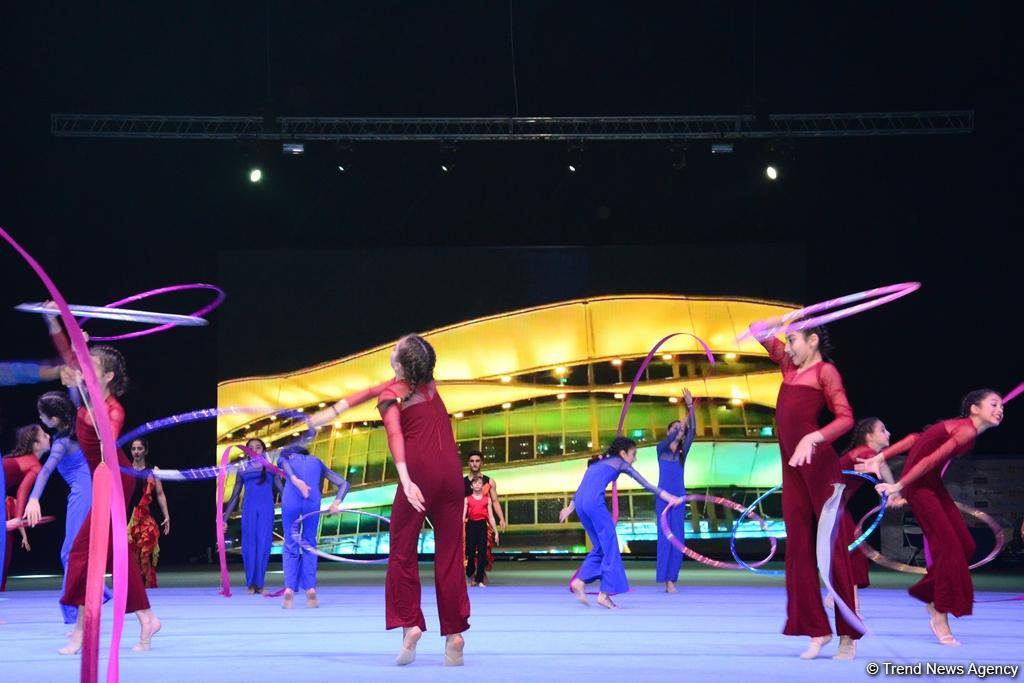 Akrobatika gimnastikası üzrə Dünya Kubokunun birinci günü: Ən yaxşı anlar (FOTO)