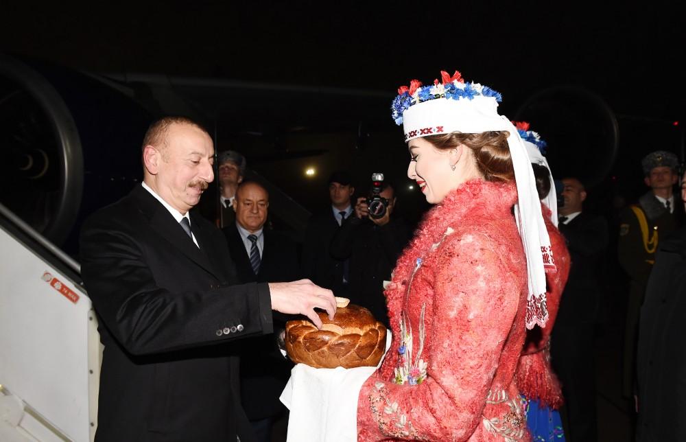 Azərbaycan Prezidenti İlham Əliyev Belarusa rəsmi səfərə gəlib (FOTO)