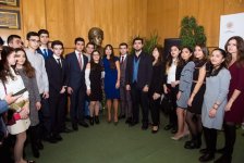 Heydər Əliyev Fondunun vitse-prezidenti Leyla Əliyeva Moskvada Nəsiminin büstünün təntənəli açılış mərasimində iştirak edib (FOTO)