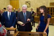 Heydər Əliyev Fondunun vitse-prezidenti Leyla Əliyeva Moskvada Nəsiminin büstünün təntənəli açılış mərasimində iştirak edib (FOTO)