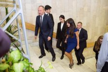 Heydər Əliyev Fondunun vitse-prezidenti Leyla Əliyeva Moskvada Nəsiminin büstünün təntənəli açılış mərasimində iştirak edib (FOTO)