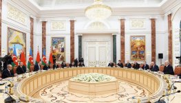Azərbaycan və Belarus prezidentlərinin geniş tərkibdə görüşü olub (FOTO) (YENİLƏNİB)