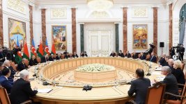 Azərbaycan və Belarus prezidentlərinin geniş tərkibdə görüşü olub (FOTO) (YENİLƏNİB)