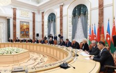 Azərbaycan və Belarus prezidentlərinin geniş tərkibdə görüşü olub (FOTO) (YENİLƏNİB)