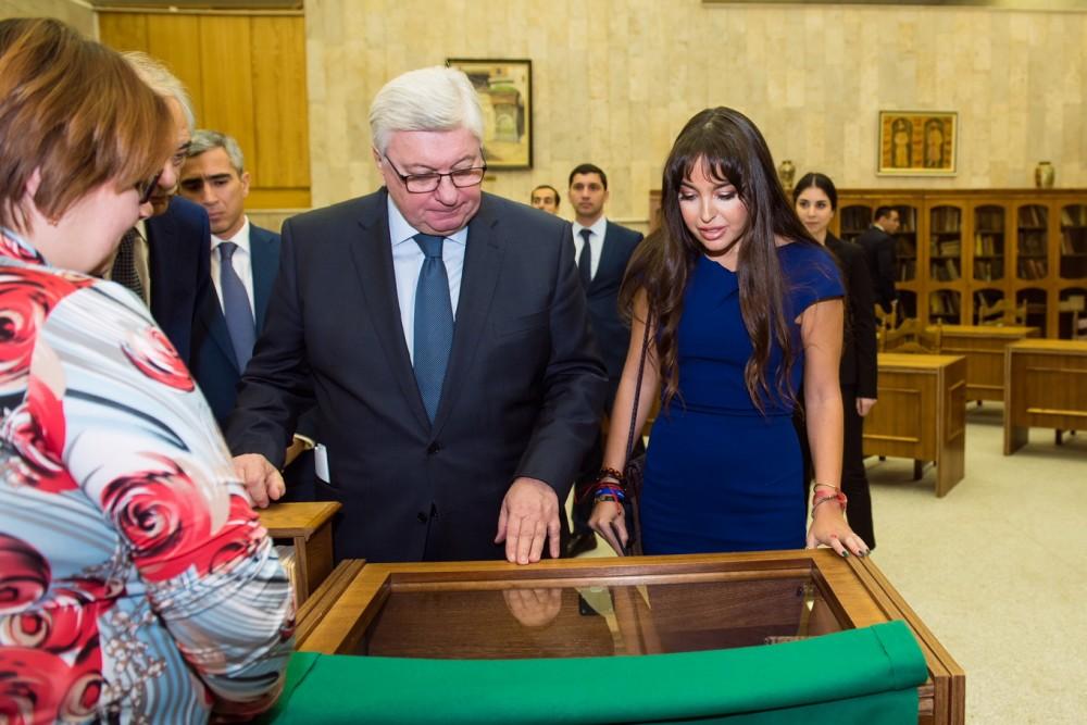 Heydər Əliyev Fondunun vitse-prezidenti Leyla Əliyeva Moskvada Nəsiminin büstünün təntənəli açılış mərasimində iştirak edib (FOTO)
