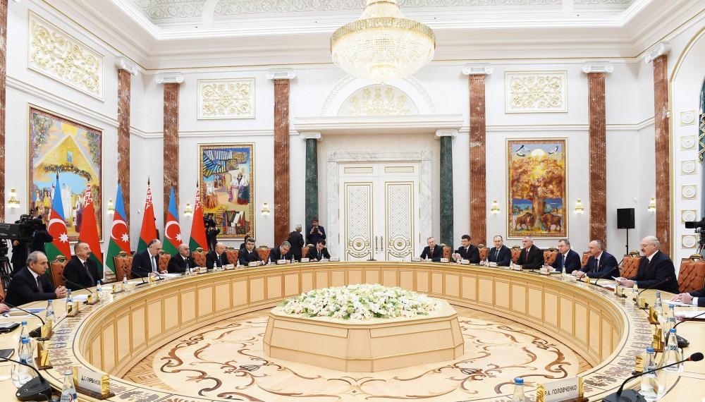Azərbaycan və Belarus prezidentlərinin geniş tərkibdə görüşü olub (FOTO) (YENİLƏNİB)