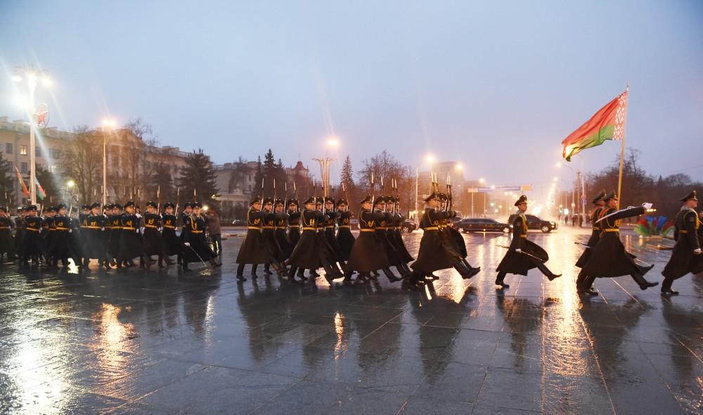 Prezident İlham Əliyev Minskdə “Qələbə” meydanını ziyarət edib (FOTO)