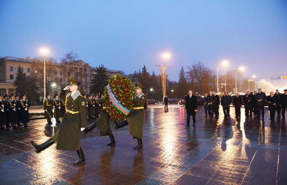Prezident İlham Əliyev Minskdə “Qələbə” meydanını ziyarət edib (FOTO)