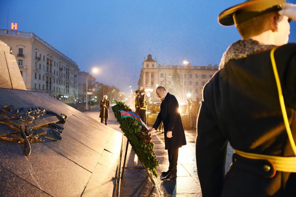 Prezident İlham Əliyev Minskdə “Qələbə” meydanını ziyarət edib (FOTO)