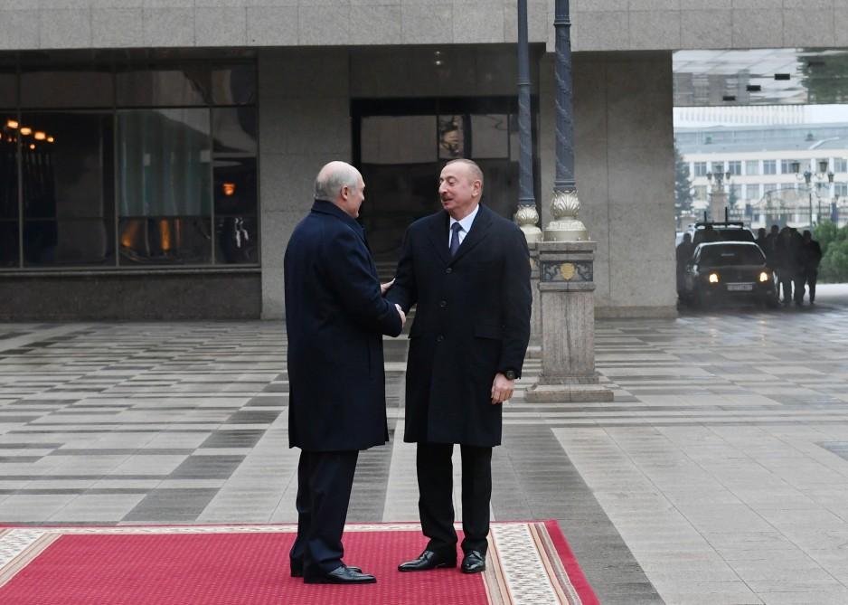 Azərbaycan Prezidenti İlham Əliyevin Minskdə rəsmi qarşılanma mərasimi olub (FOTO)