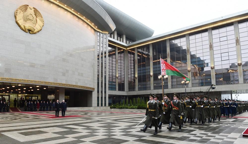 Azərbaycan Prezidenti İlham Əliyevin Minskdə rəsmi qarşılanma mərasimi olub (FOTO)