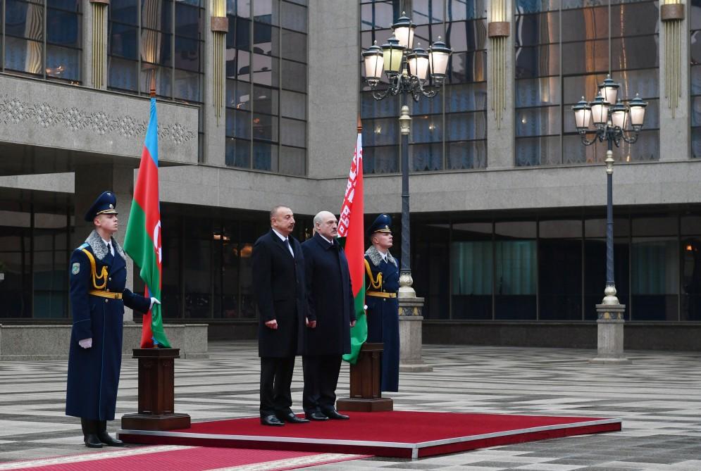Azərbaycan Prezidenti İlham Əliyevin Minskdə rəsmi qarşılanma mərasimi olub (FOTO)