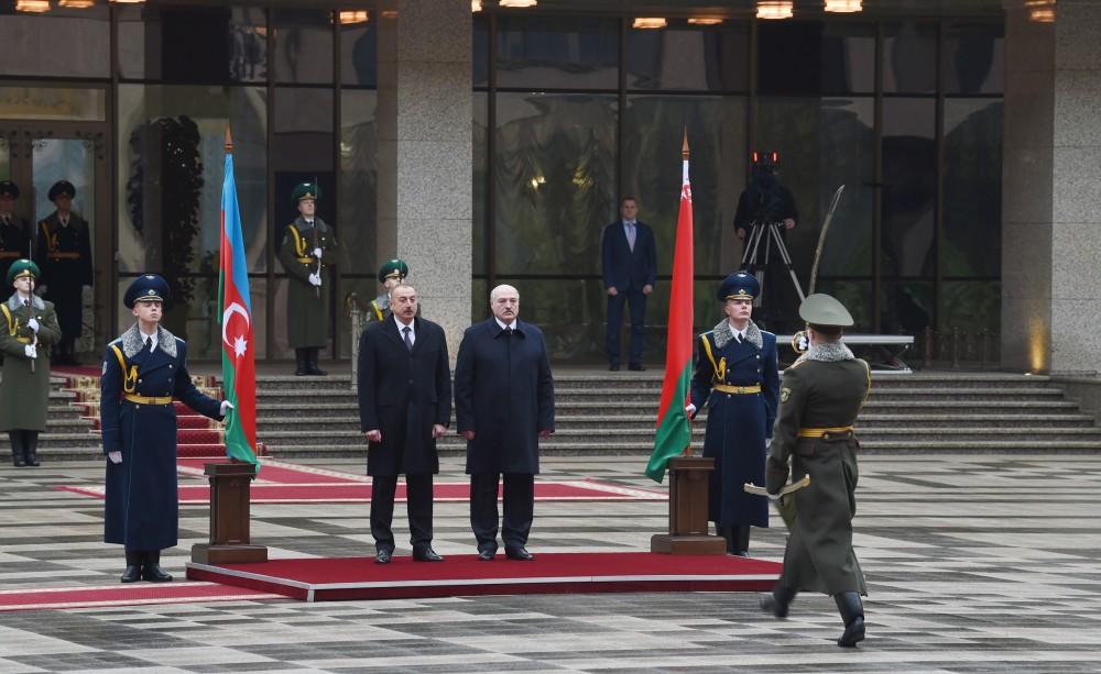 Azərbaycan Prezidenti İlham Əliyevin Minskdə rəsmi qarşılanma mərasimi olub (FOTO)