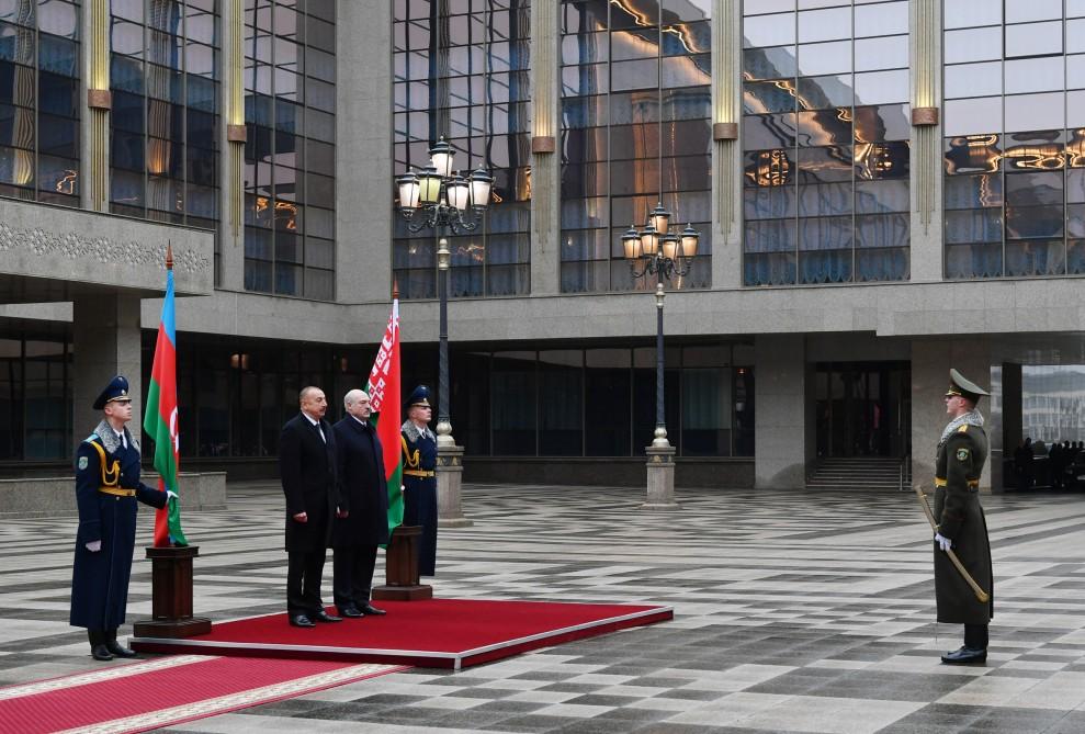 Azərbaycan Prezidenti İlham Əliyevin Minskdə rəsmi qarşılanma mərasimi olub (FOTO)