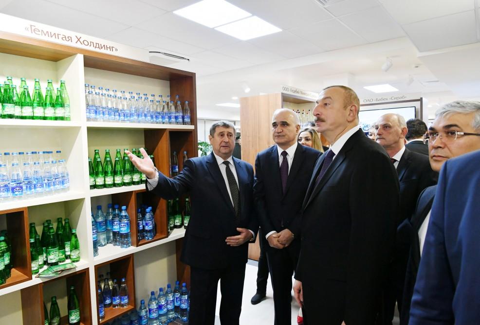 Prezident İlham Əliyev Minskdə Azərbaycan Ticarət Evi ilə tanış olub (FOTO)