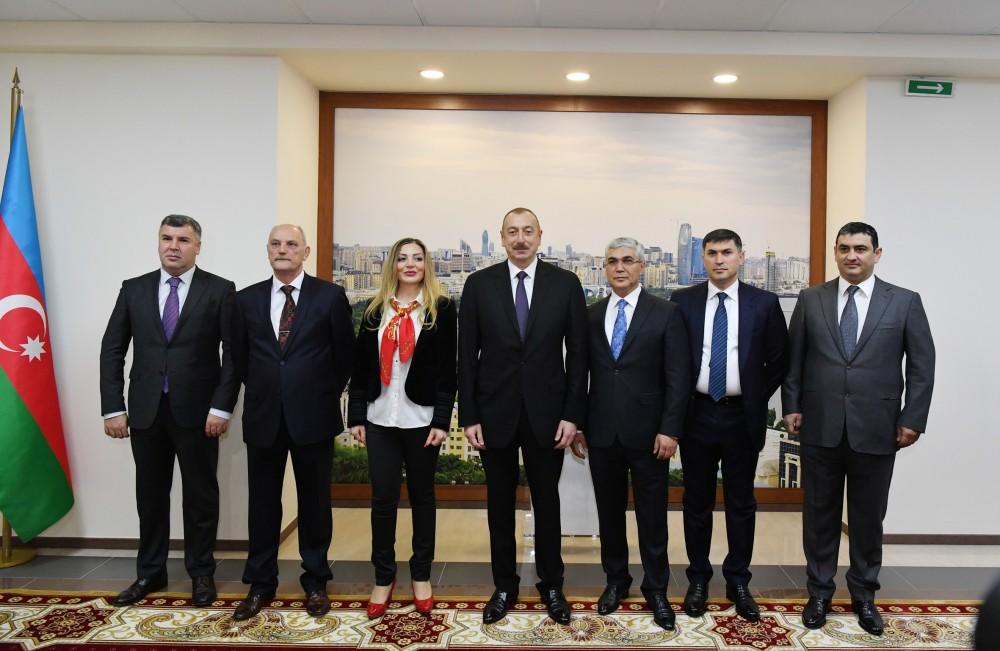 Prezident İlham Əliyev Minskdə Azərbaycan Ticarət Evi ilə tanış olub (FOTO)