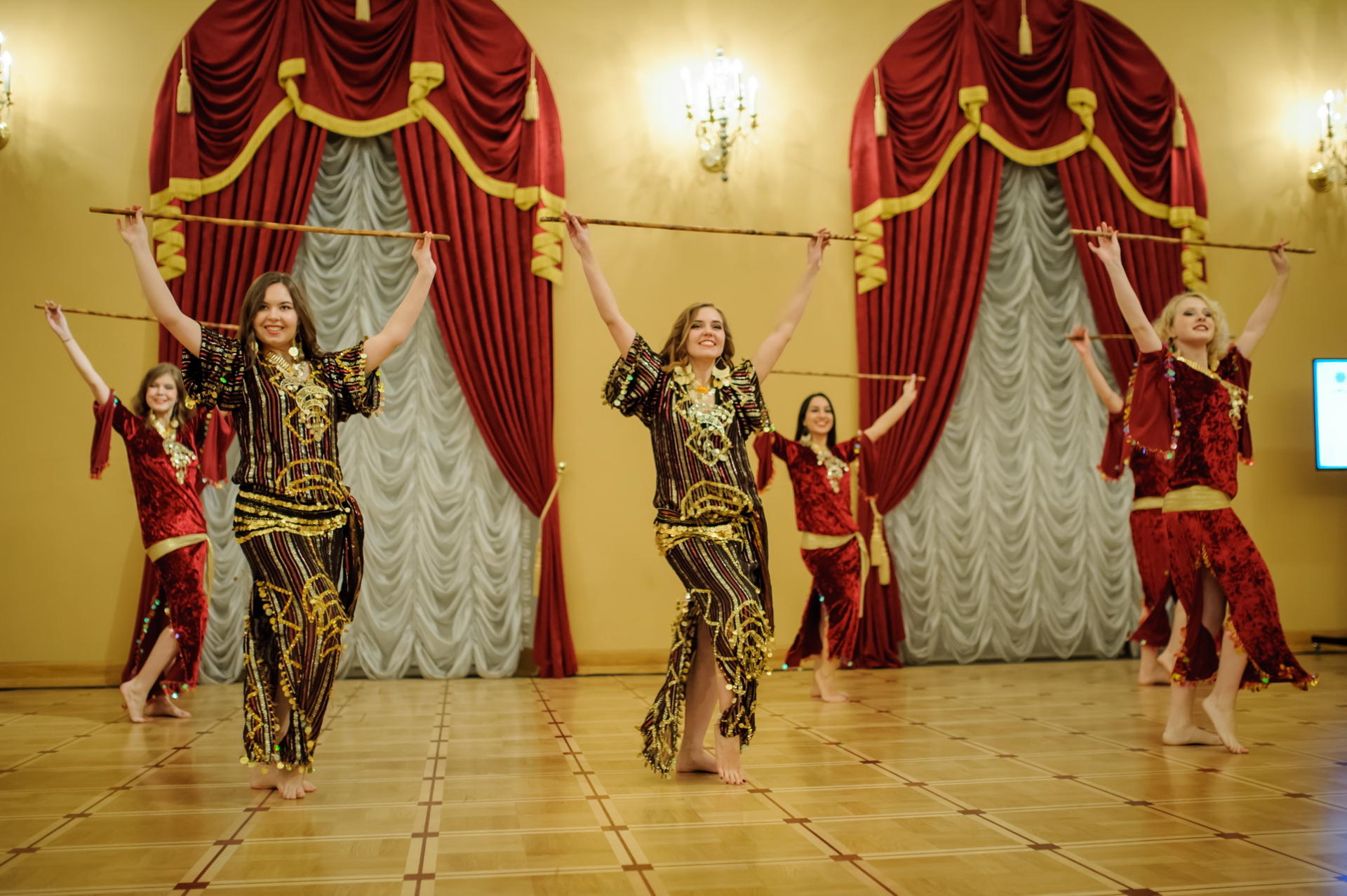 Heydər Əliyev Fondunun vitse-prezidenti Leyla Əliyeva Moskvada “Nəsiminin mənəvi irsi orta əsrlər Şərqinin tarixi-mədəni kontekstində” mövzusunda konfransın açılışında iştirak edib (FOTO)