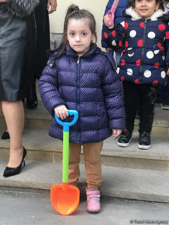 “Ağac əkək, qoruyaq, bu ənənəni yaşadaq!” devizi altında növbəti ağacəkmə aksiyası keçirilib (YENİLƏNİB) (FOTO)