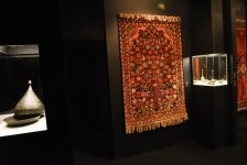 Heydər Əliyev Fondunun vitse-prezidenti Leyla Əliyeva Moskvada “Yeddi gözəl” sərgisinin açılışında iştirak edib (FOTO)