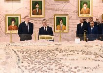 Prezident İlham Əliyev Aşqabadda “Xalq xatirəsi” memorial kompleksini ziyarət edib (FOTO)