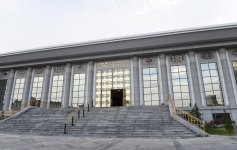 Prezident İlham Əliyev Aşqabadda Türkmən milli xalça muzeyi ilə tanış olub (FOTO)
