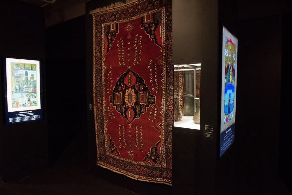 Heydər Əliyev Fondunun vitse-prezidenti Leyla Əliyeva Moskvada “Yeddi gözəl” sərgisinin açılışında iştirak edib (FOTO)