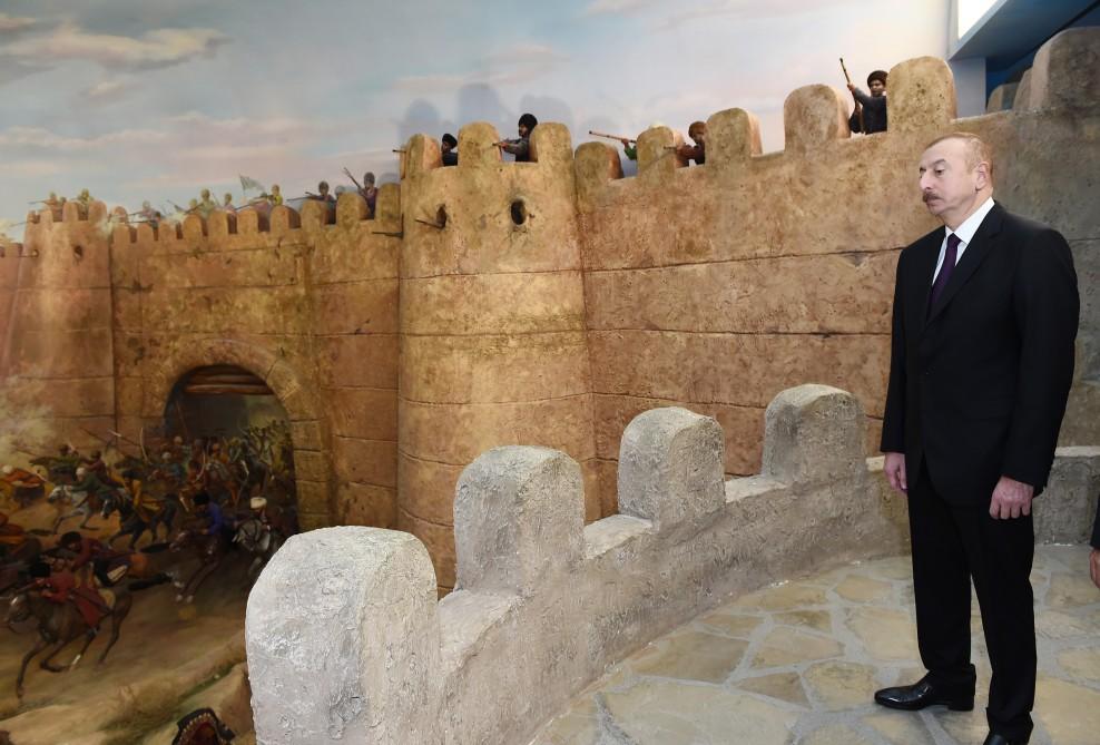 Prezident İlham Əliyev Aşqabadda “Xalq xatirəsi” memorial kompleksini ziyarət edib (FOTO)