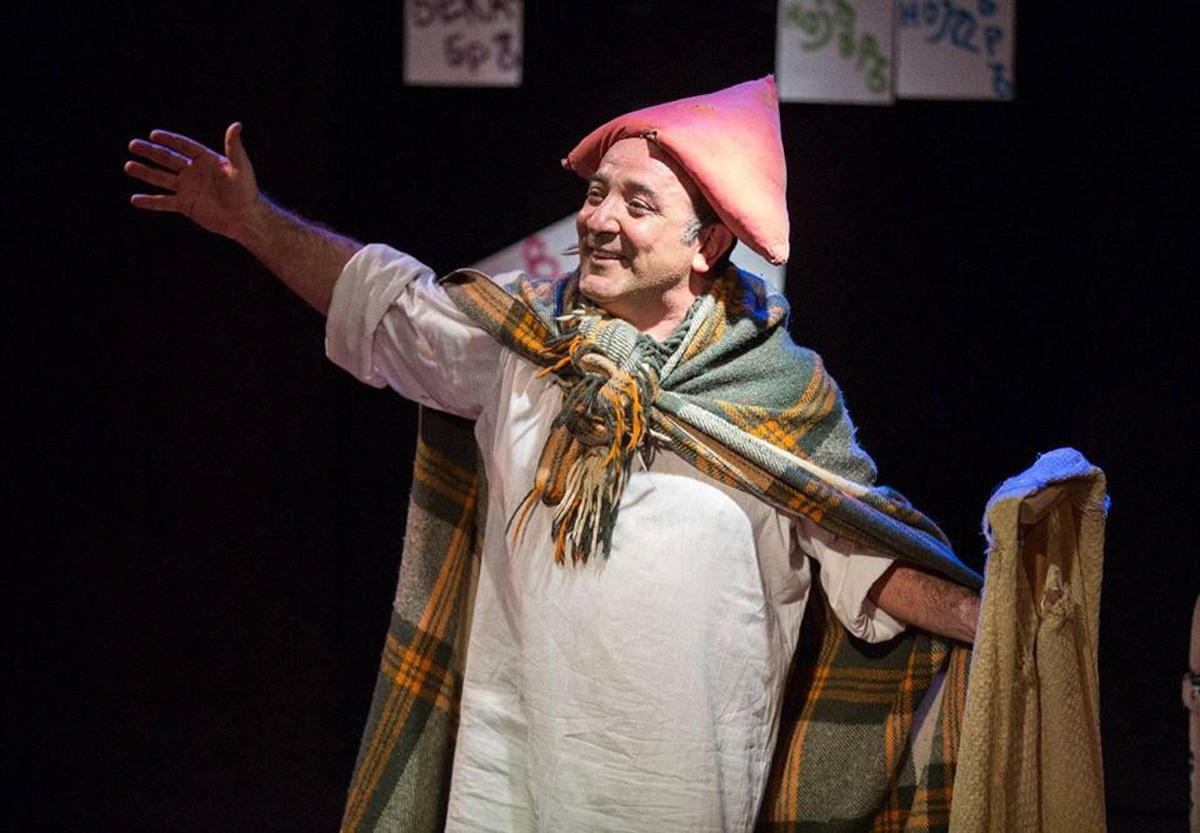 Əməkdar artist beynəlxalq teatr festivalında birinci olub (FOTO)