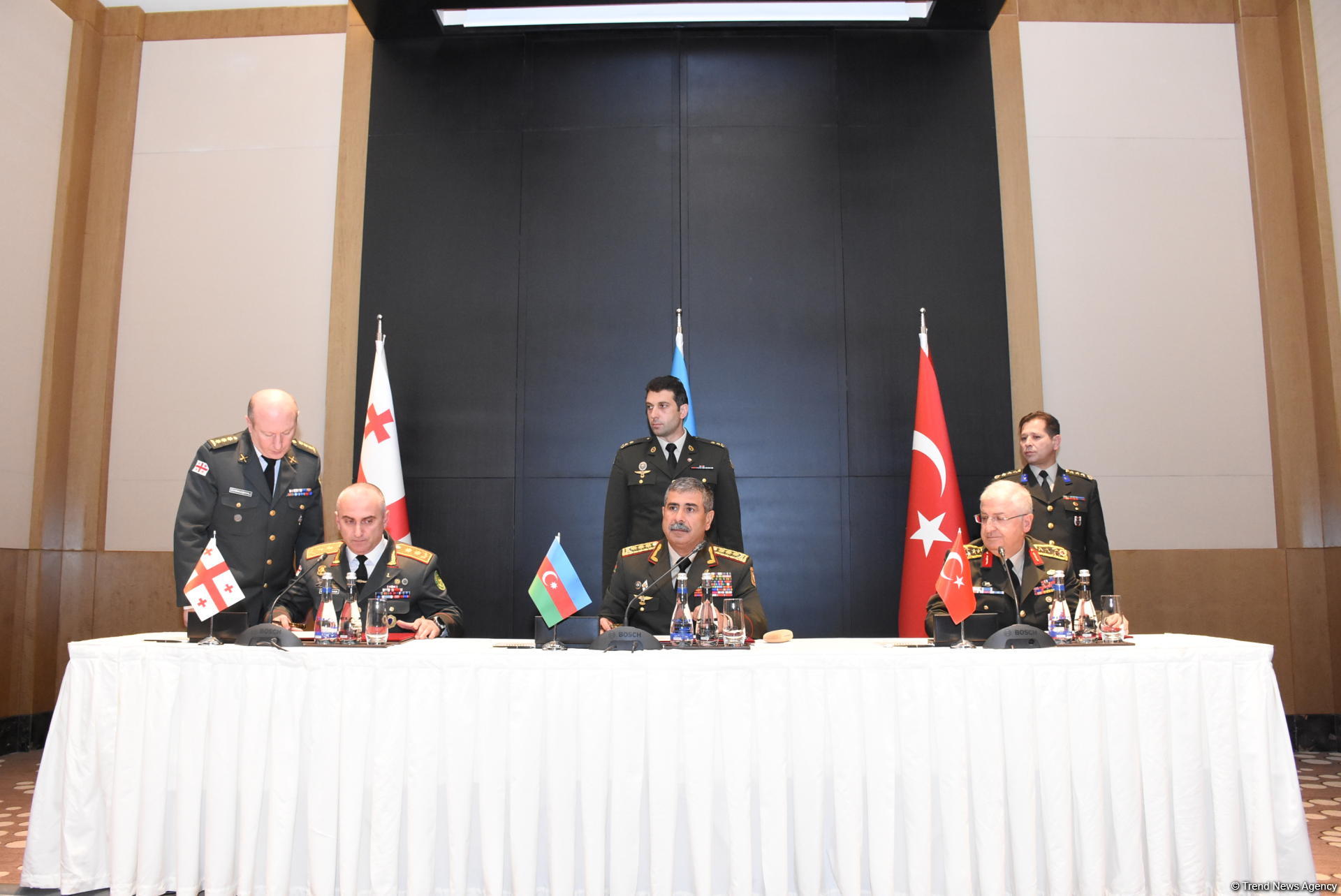 Azərbaycan, Türkiyə və Gürcüstan müdafiə rəsmiləri arasında protokol imzalanıb (FOTO)