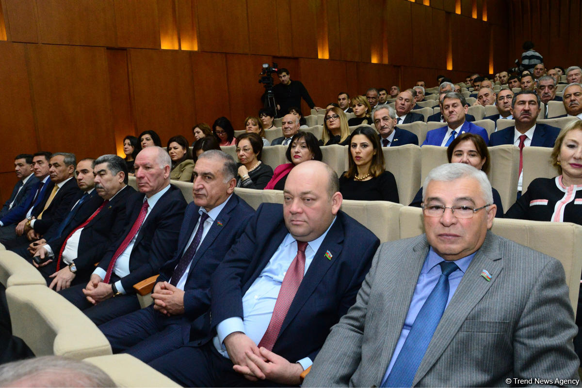 Yeni Azərbaycan Partiyasının yaradılmasının 26-cı ildönümü ilə bağlı tədbir keçirilib (FOTO)