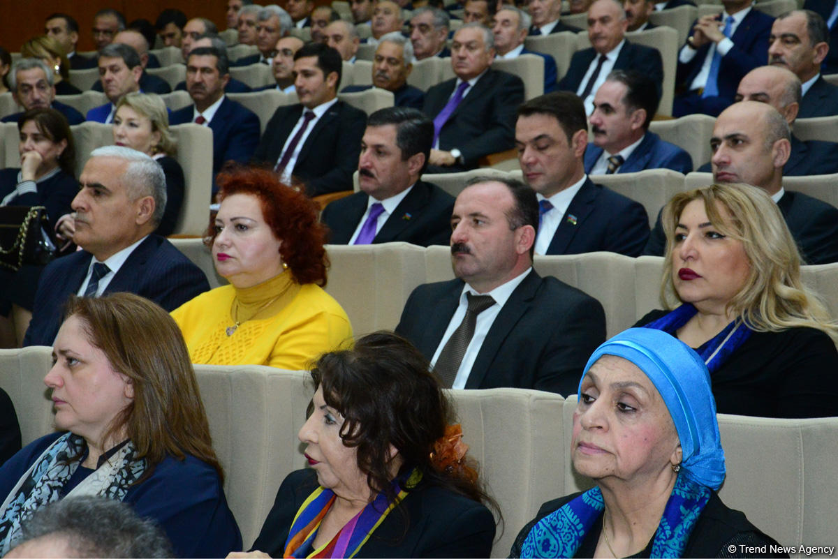 Yeni Azərbaycan Partiyasının yaradılmasının 26-cı ildönümü ilə bağlı tədbir keçirilib (FOTO)
