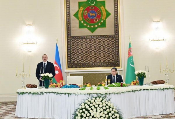 Türkmənistan Prezidenti tərəfindən Azərbaycan Prezidentinin şərəfinə rəsmi ziyafət verilib (FOTO) (YENİLƏNİB)
