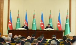 Azərbaycan və Türkmənistan prezidentləri mətbuata birgə bəyanatla çıxış ediblər (FOTO) (YENİLƏNİB)