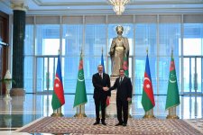 Prezident İlham Əliyevin Aşqabadda rəsmi qarşılanma mərasimi olub (FOTO)