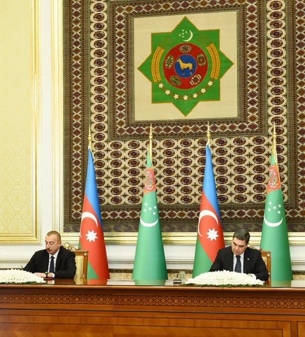 Azərbaycan və Türkmənistan arasında 21 sənəd imzalanıb (FOTO) (YENİLƏNİB)