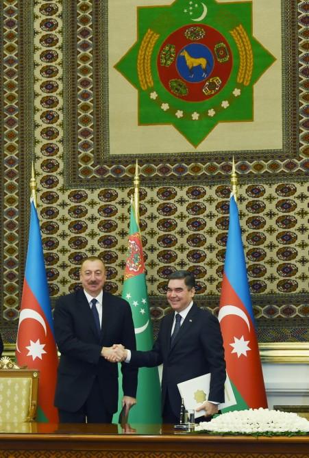 Azərbaycan və Türkmənistan arasında 21 sənəd imzalanıb (FOTO) (YENİLƏNİB)