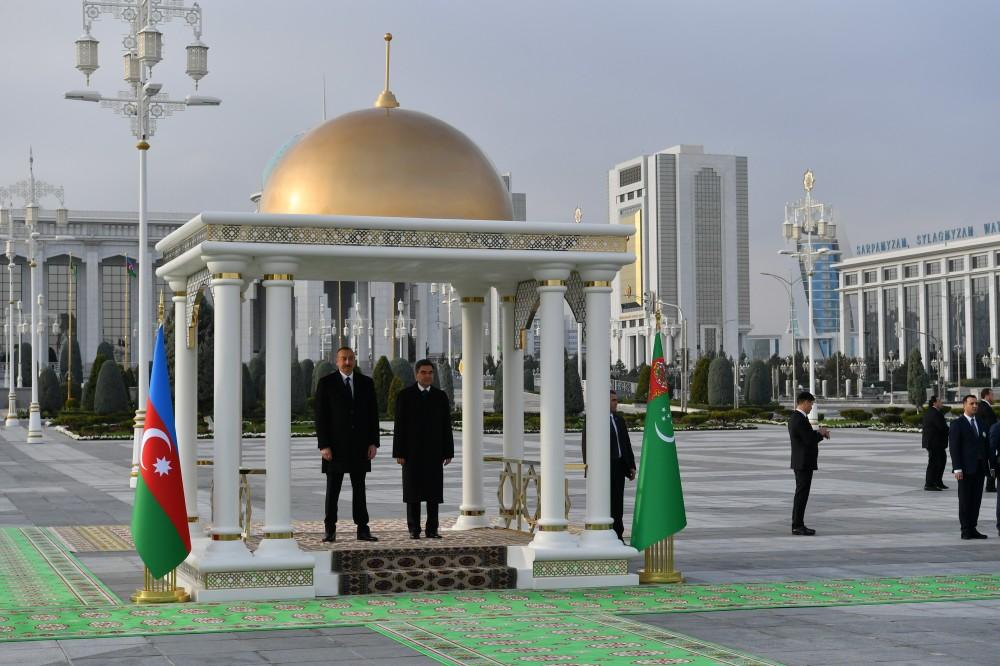 Prezident İlham Əliyevin Aşqabadda rəsmi qarşılanma mərasimi olub (FOTO)