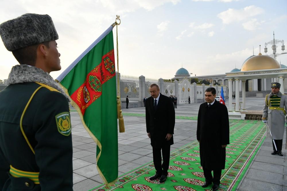 Prezident İlham Əliyevin Aşqabadda rəsmi qarşılanma mərasimi olub (FOTO)