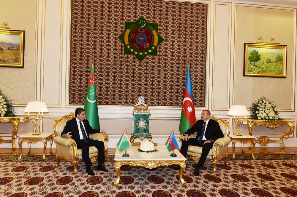 Azərbaycan və Türkmənistan prezidentlərinin təkbətək görüşü olub (FOTO) (YENİLƏNİB)