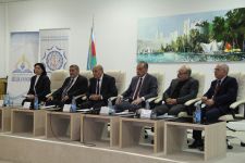 Azərbaycan dili ilə bağlı konfrans keçirilib (FOTO)