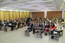 Azərbaycan dili ilə bağlı konfrans keçirilib (FOTO)