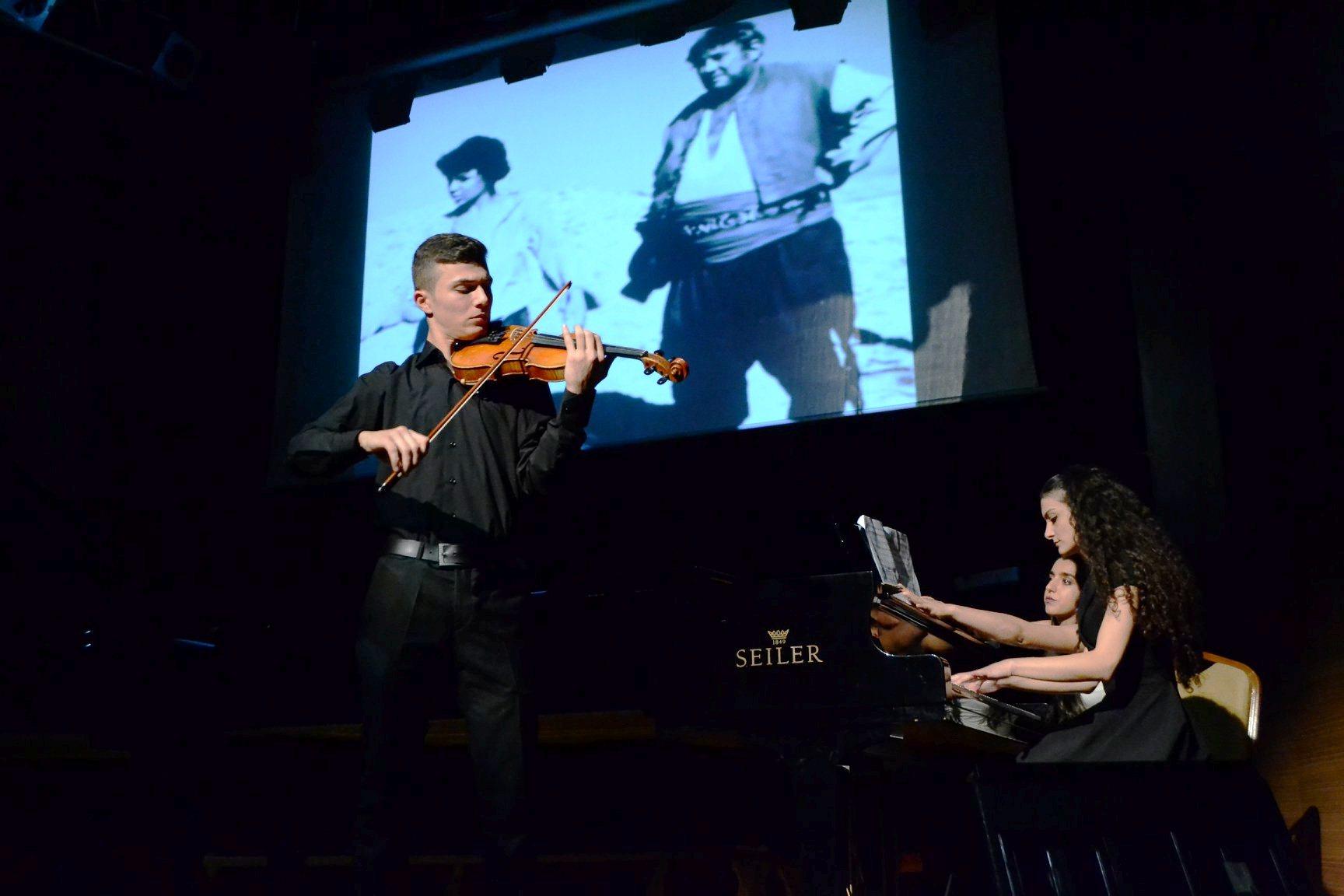 Beynəlxalq Muğam Mərkəzində Qara Qarayevin 100 illiyinə həsr olunmuş konsert keçirilib (FOTO)