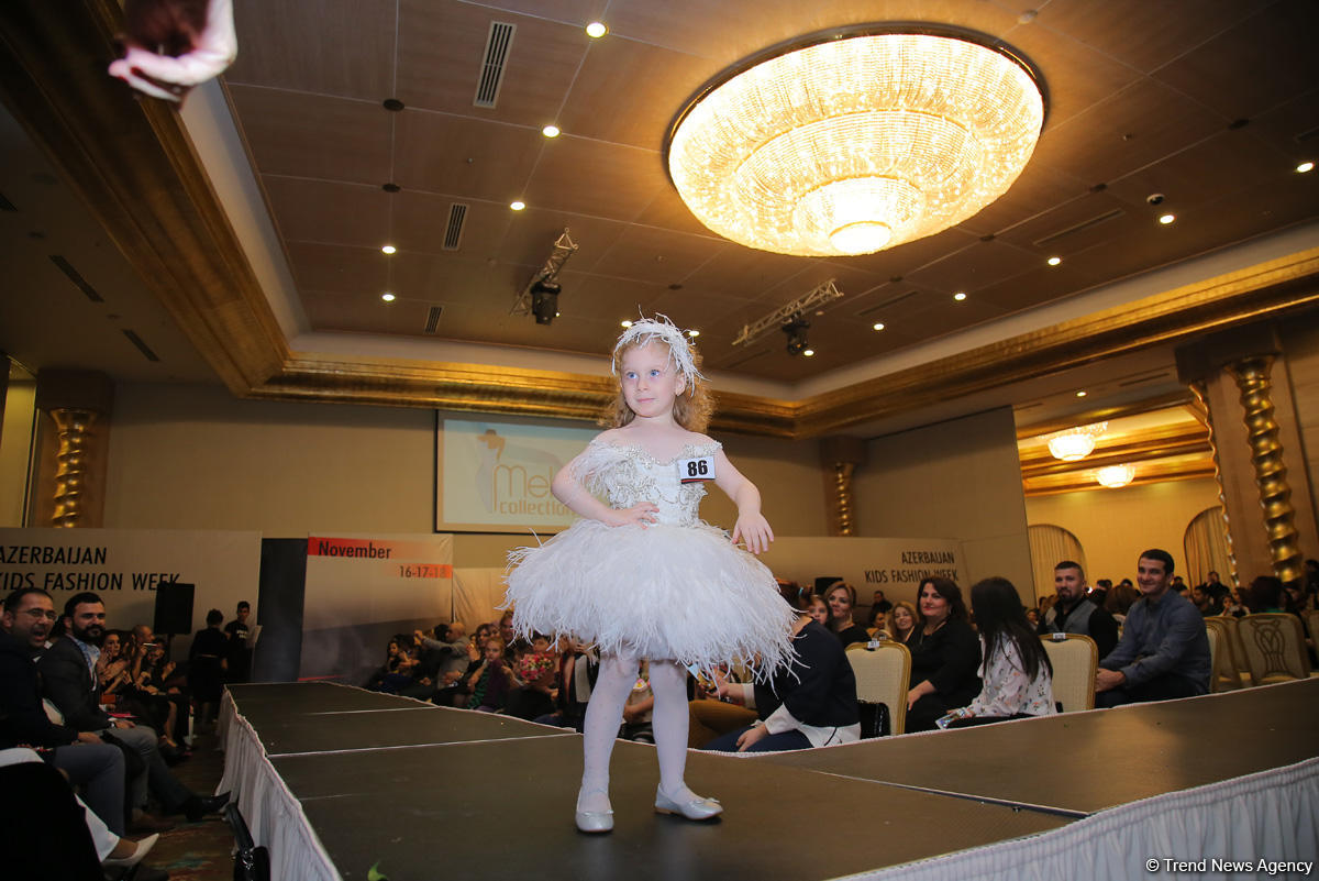 “Azerbaijan Kids Fashion Week 2018” uşaq moda nümayişi keçirilib (FOTO)