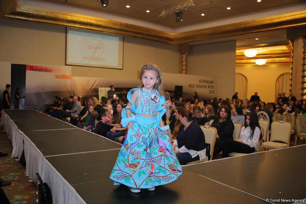 “Azerbaijan Kids Fashion Week 2018” uşaq moda nümayişi keçirilib (FOTO)