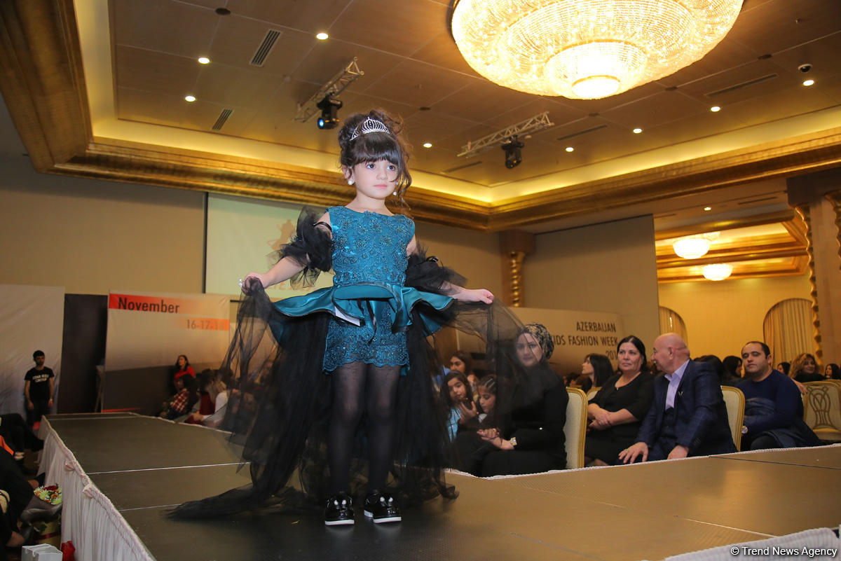 “Azerbaijan Kids Fashion Week 2018” uşaq moda nümayişi keçirilib (FOTO)