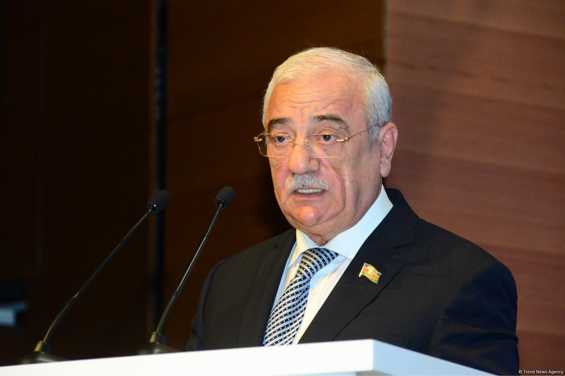 Azərbaycan müəllimlərinin XV qurultayı işini yekunlaşdırdı (FOTO) (YENİLƏNİB 2)